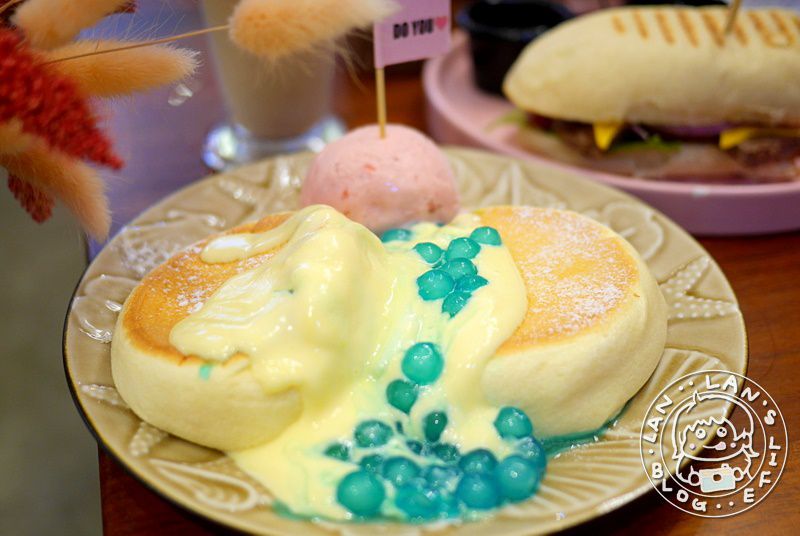 中和早午餐 【貳hood.cafe’】必吃輕盈舒芙蕾鬆餅 超好拍又不貴 板橋鬆餅