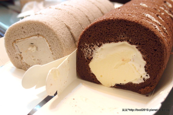 諾貝爾蛋糕店(羅東店)：【宜蘭羅東】諾貝爾蛋糕店－巧克力＆芋頭奶凍捲，團購名店