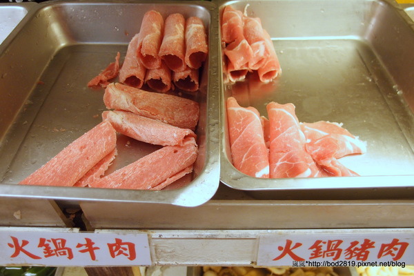 大味王：【台北萬華】大味王－非常便宜的火烤兩吃吃到飽，食材不少，肉類選擇也多！大口吃肉好地方