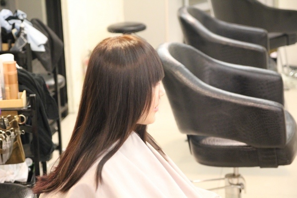 Image hair 概念美髮沙龍(勤美店)：【台中勤美】Image hair 概念美髮沙龍－陽光下超美的紫色＋咖啡色