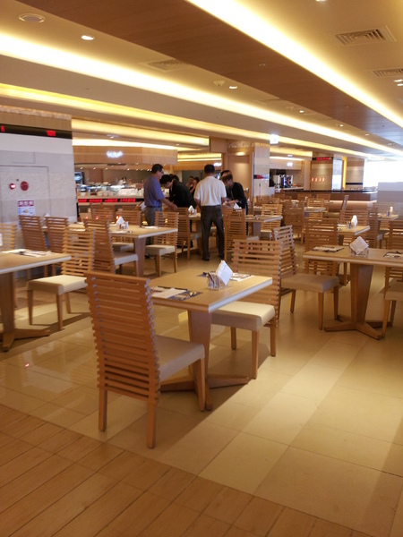 漢來海港自助餐廳：【台中廣三ＳＯＧＯ】漢來海港自助餐廳 下午茶　買餐券還挺划算的！